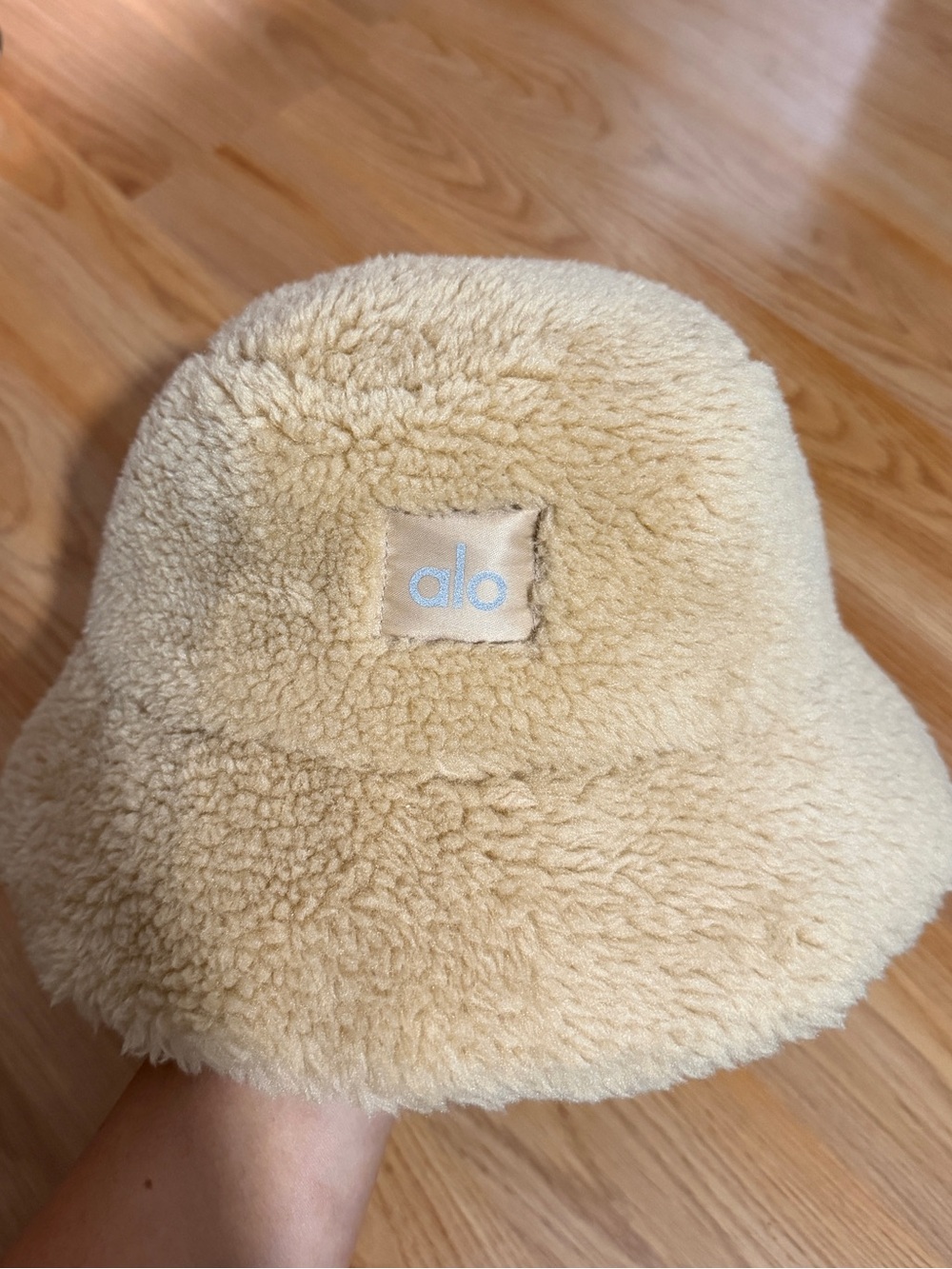 Fuzzy alo bucket hat